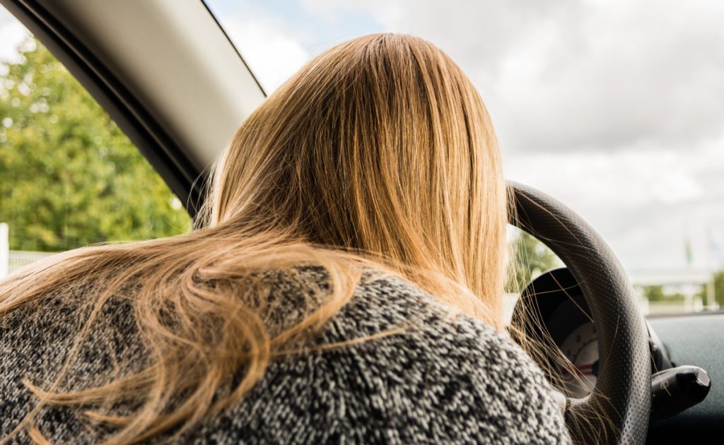 Angst beim Autofahren ohnmächtig zu werden (© arborpulchra / stock.adobe.com)