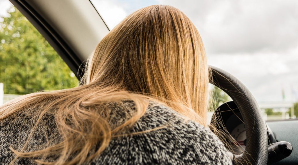 Angst beim Autofahren ohnmächtig zu werden (© arborpulchra / stock.adobe.com)