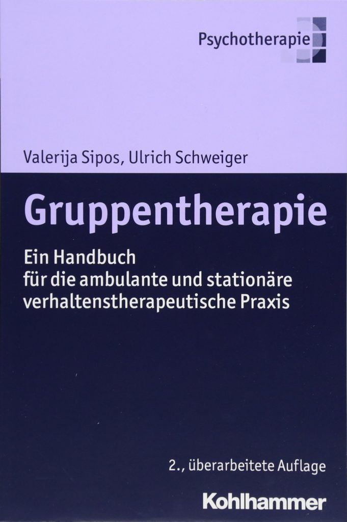 "Gruppentherapie: Ein Handbuch für die ambulante und stationäre verhaltenstherapeutische Praxis" | Beschreibung: "Gruppentherapie gewinnt in Kliniken und Praxen zunehmend an Bedeutung: Sie hat gegenüber der Einzeltherapie zusätzliche Wirkfaktoren und ist insbesondere als verhaltenstherapeutische Gruppentherapie sehr gut evidenzbasiert. Dieses Handbuch bietet praktische Hilfen für die Planung und Umsetzung gruppentherapeutisch basierter Methoden und Techniken. Es liefert eine Anleitung zur besseren Strukturierung von Sitzungen sowie klare Regeln zur Interaktion, die Teilnehmern und Therapeuten mehr Sicherheit geben und helfen, schwierige Gruppensituationen zu vermeiden." (Amazon)