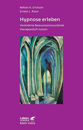 Buch von Milton Erickson für Hypnosetherapeuten: "Hypnose erleben: Veränderte Bewusstseinszustände therapeutisch nutzen" | Beschreibung: "Milton Erickson, der »Vater« der modernen Hypnosetherapie, zählt zu den bekanntesten Psychotherapeuten in Europa und Amerika. Aus dem Nachlaß Ericksons veröffentlichte der amerikanische Verlag Irvington 1996 ein Werk des 1980 verstorbenen Autors: »Hypnose erleben«, jetzt erstmals in deutscher Sprache zugänglich, bildet den Schlußstein eines dreibändigen Werkes, das »tiefe Einblicke in die kreative Wirkweise von Hypnose in der Therapie gibt« (M.Erickson). Die bereits seit langem erhältlichen Bände »Hypnose« (5.Auflage) und »Hypnotherapie« (6.Auflage) begründeten die hohe fachliche Anerkennung, die Erickson weltweit genießt. Beide Bücher sind in deutscher Übersetzung im Verlag Pfeiffer bei Klett-Cotta erschienen. Das Hauptaugenmerk des 3. Bandes liegt auf der indirekten Kommunikation und der therapeutischen Kunst, mit ihren verschiedenen Spielarten Veränderungen beim Patienten herbeizuführen. Durch indirekte Kommunikation werden assoziative Prozesse in Gang gesetzt, die verborgene Ressourcen und neue Reaktionspotentiale hervorlocken. Die Ausführungen Ericksons, im lebendigen Dialog mit E. Rossi entwickelt, erstrecken sich auch auf Phänomene der Tranceinduktion (Katalepsie und ideomotorische Signale), bei denen selbst der erfahrene Hypnotherapeut noch Neues entdecken dürfte." (Amazon) Buch von Milton Erickson für Hypnosetherapeuten: "Hypnose erleben: Veränderte Bewusstseinszustände therapeutisch nutzen" | Beschreibung: "Milton Erickson, der »Vater« der modernen Hypnosetherapie, zählt zu den bekanntesten Psychotherapeuten in Europa und Amerika. Aus dem Nachlaß Ericksons veröffentlichte der amerikanische Verlag Irvington 1996 ein Werk des 1980 verstorbenen Autors: »Hypnose erleben«, jetzt erstmals in deutscher Sprache zugänglich, bildet den Schlußstein eines dreibändigen Werkes, das »tiefe Einblicke in die kreative Wirkweise von Hypnose in der Therapie gibt« (M.Erickson). Die bereits seit langem erhältlichen Bände »Hypnose« (5.Auflage) und »Hypnotherapie« (6.Auflage) begründeten die hohe fachliche Anerkennung, die Erickson weltweit genießt. Beide Bücher sind in deutscher Übersetzung im Verlag Pfeiffer bei Klett-Cotta erschienen. Das Hauptaugenmerk des 3. Bandes liegt auf der indirekten Kommunikation und der therapeutischen Kunst, mit ihren verschiedenen Spielarten Veränderungen beim Patienten herbeizuführen. Durch indirekte Kommunikation werden assoziative Prozesse in Gang gesetzt, die verborgene Ressourcen und neue Reaktionspotentiale hervorlocken. Die Ausführungen Ericksons, im lebendigen Dialog mit E. Rossi entwickelt, erstrecken sich auch auf Phänomene der Tranceinduktion (Katalepsie und ideomotorische Signale), bei denen selbst der erfahrene Hypnotherapeut noch Neues entdecken dürfte." (Amazon)