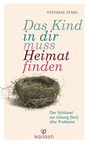 Bestseller-Buch: "Das Kind in dir muss Heimat finden: Der Schlüssel zur Lösung (fast) aller Probleme" von Stefanie Stahl | Beschreibung: "Jeder Mensch sehnt sich danach, angenommen und geliebt zu werden. Im Idealfall entwickeln wir während unserer Kindheit das nötige Selbst- und Urvertrauen, das uns als Erwachsene durchs Leben trägt. Doch auch die erfahrenen Kränkungen prägen sich ein und bestimmen unbewusst unser gesamtes Beziehungsleben. Erfolgsautorin Stefanie Stahl hat einen neuen, wirksamen Ansatz zur Arbeit mit dem »inneren Kind« entwickelt: Wenn wir Freundschaft mit ihm schließen, bieten sich erstaunliche Möglichkeiten, Konflikte zu lösen, Beziehungen glücklicher zu gestalten und auf (fast) jedes Problem eine Antwort zu finden." (Amazon) Bestseller-Buch: "Das Kind in dir muss Heimat finden: Der Schlüssel zur Lösung (fast) aller Probleme" von Stefanie Stahl | Beschreibung: "Jeder Mensch sehnt sich danach, angenommen und geliebt zu werden. Im Idealfall entwickeln wir während unserer Kindheit das nötige Selbst- und Urvertrauen, das uns als Erwachsene durchs Leben trägt. Doch auch die erfahrenen Kränkungen prägen sich ein und bestimmen unbewusst unser gesamtes Beziehungsleben. Erfolgsautorin Stefanie Stahl hat einen neuen, wirksamen Ansatz zur Arbeit mit dem »inneren Kind« entwickelt: Wenn wir Freundschaft mit ihm schließen, bieten sich erstaunliche Möglichkeiten, Konflikte zu lösen, Beziehungen glücklicher zu gestalten und auf (fast) jedes Problem eine Antwort zu finden." (Amazon)