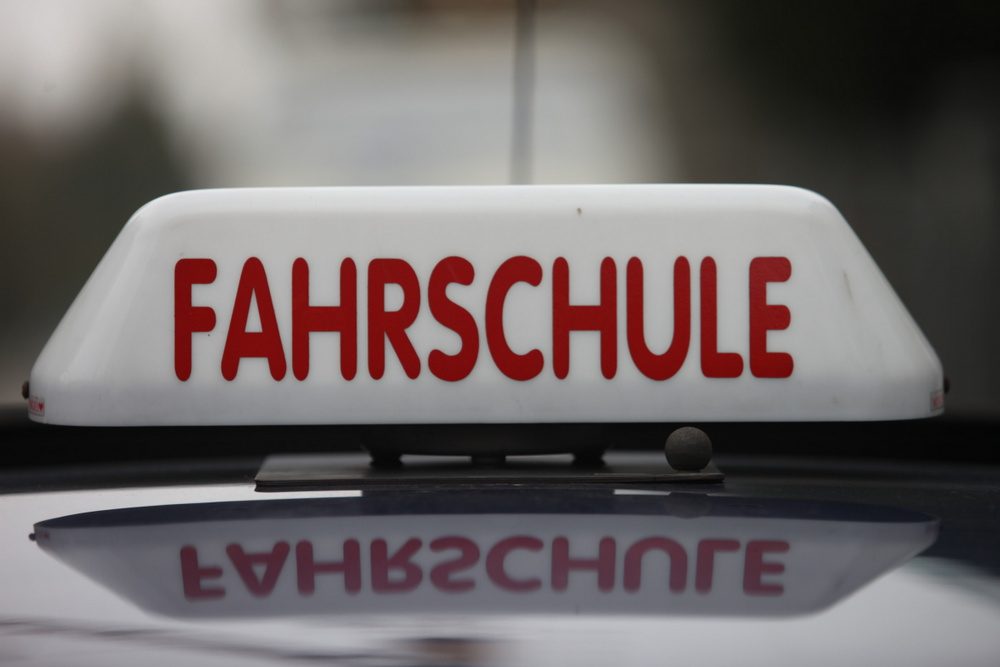 Erste Fahrstunde - Angst ?! (© Luftbildfotograf / Fotolia)