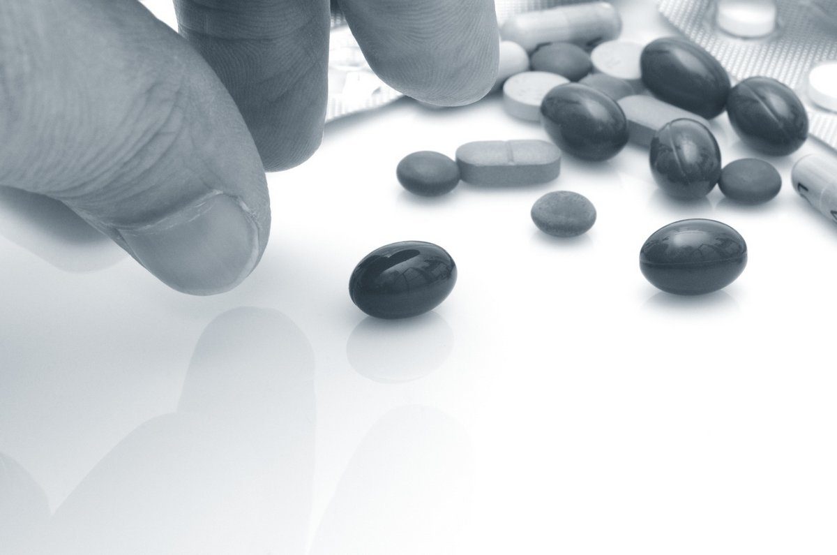 Der Griff zum Sedativum ist auf Dauer keine gute Wahl... - Sedativa Medikamente lösen keine Probleme bzw. Problemursachen (© agphotos - stock.adobe.com)