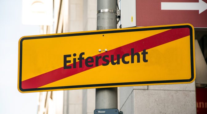 Krankhafte Eifersucht bekämpfen – Die Angst, betrogen zu werden (© Thomas Reimer / Fotolia)