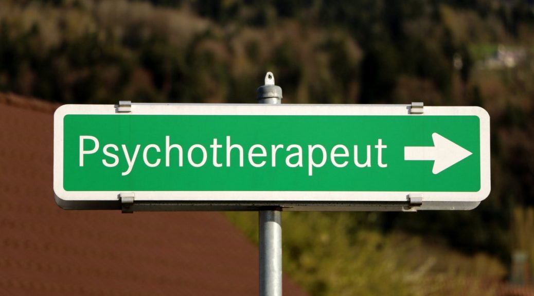 Psychotherapeut - da lang ... (© vulkanismus / stock.adobe.com)