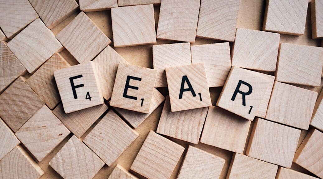 Angst setzt sich aus vielen Bausteinen zusammen; entsprechend gibt es auch verschiedene Ansatzpunkte in der Bewältigung (© pixabay)