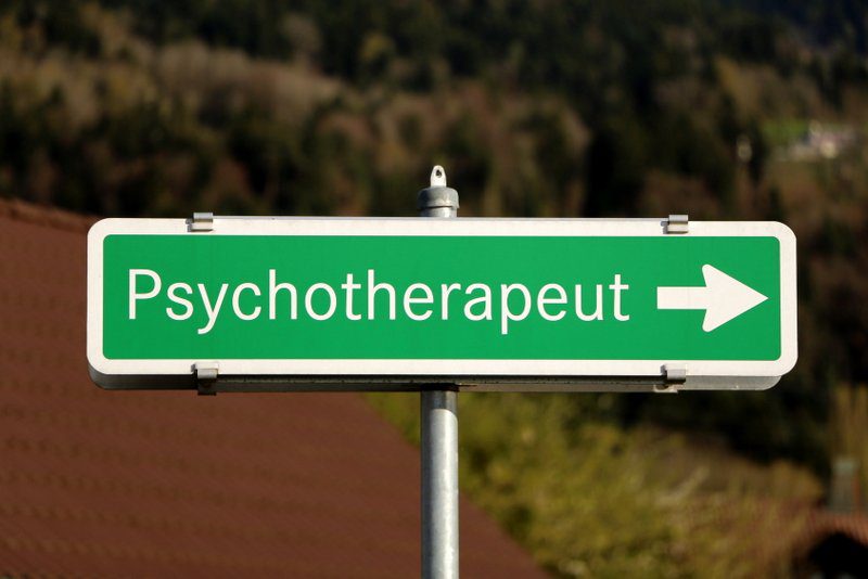 Weg zum Psychotherapeuten | Die Entscheidung, sich einer psychotherapeutischen bzw. verhaltenstherapeutischen Behandlung zu unterziehen, ist für viele Menschen mit psychischen Schwierigkeiten der erste und wichtigste Schritt hin zu einem (wieder) besseren Leben (© vulkanismus / Fotolia)